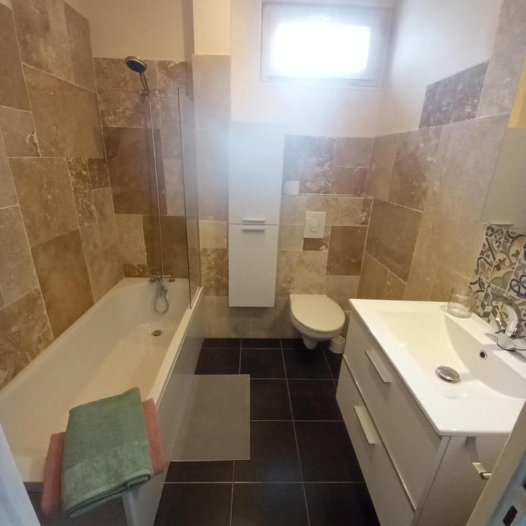 Aix-les-bains centre, 2 ch, 4 pers, climatisé - Room #1183923601 - 12