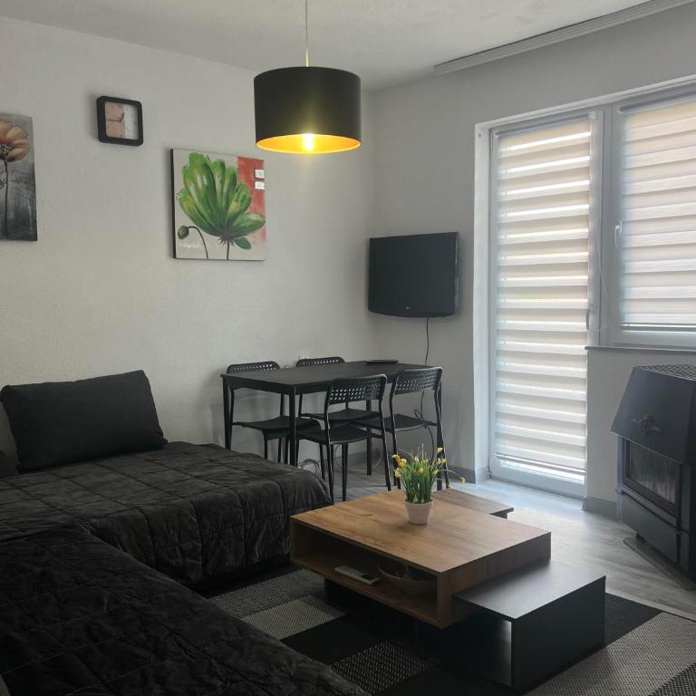 Easy Stay - Two-Bedroom Apartment - 3