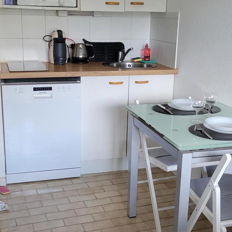 Studio cabine clim rez-de-jardin résid piscine 150 m plage - Apartment - 4