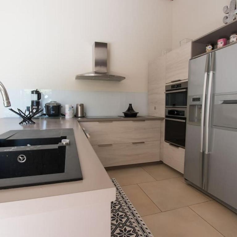 Mas des Grailles - Piscine, Clim - Two-Bedroom Villa - 17