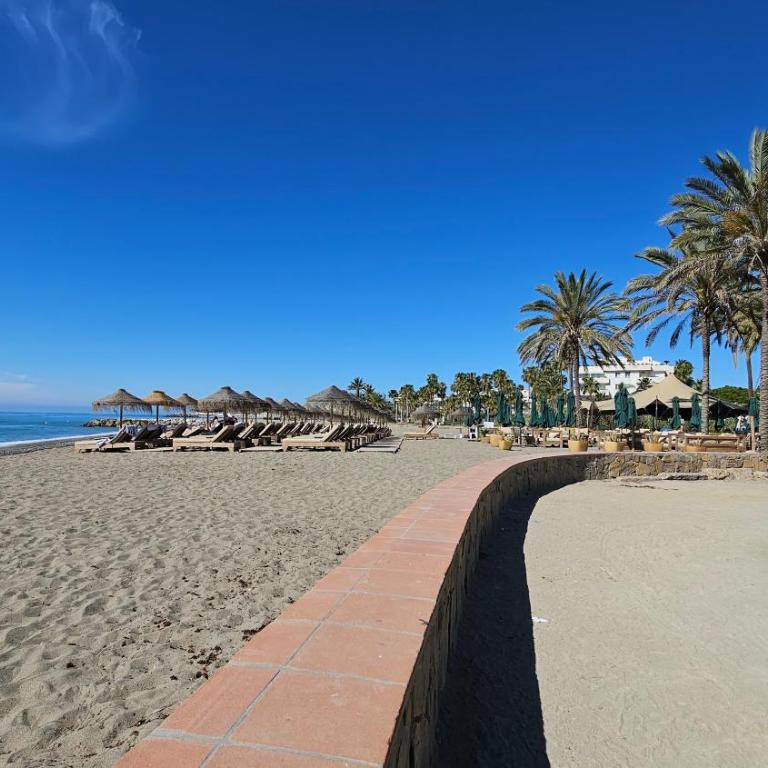 Puerto Banus 2linea playa,piscina y parking - Apartamento de 1 dormitorio - 35