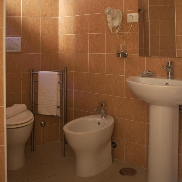 Best Suites Pantheon - Camera Matrimoniale - 15