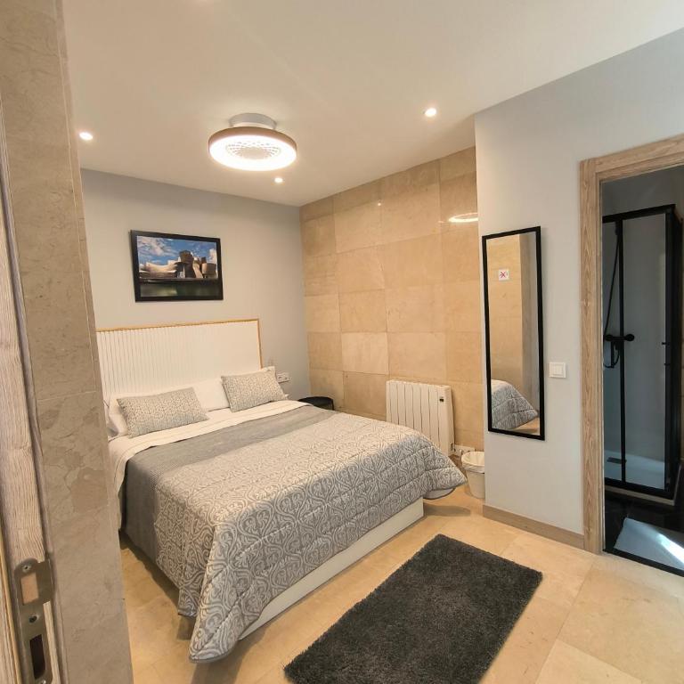 HABITACION CON HERMOSAS VISTAS A BILBAO - Habitación Doble con baño privado - 7