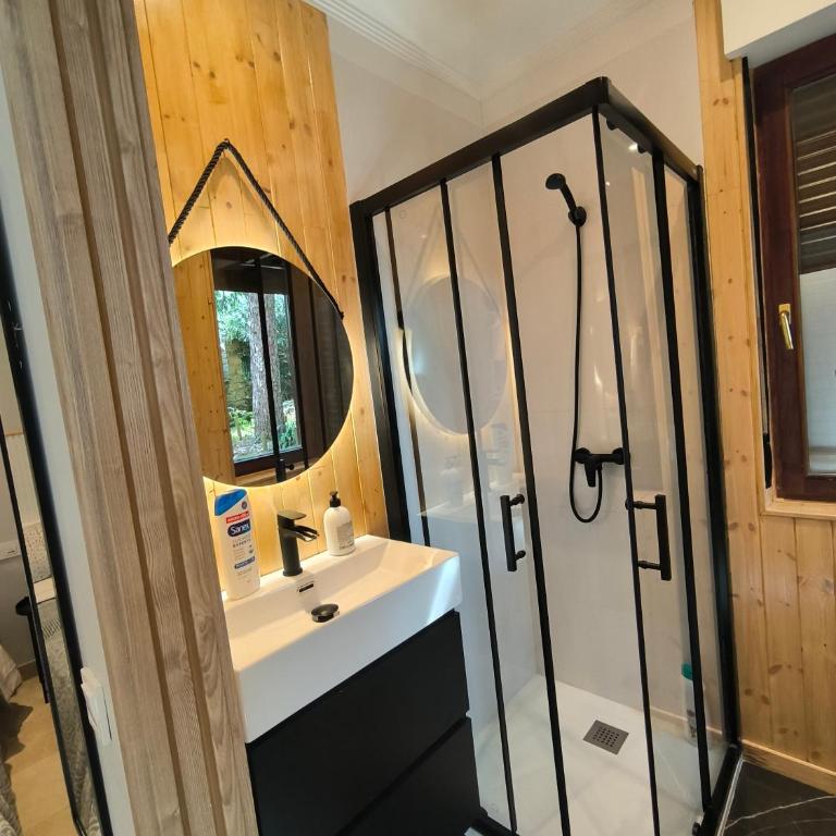 HABITACION CON HERMOSAS VISTAS A BILBAO - Habitación Doble con baño privado - 6