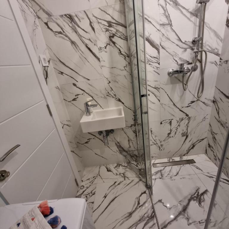 Jela - Apartman sa 2 Spavaće Sobe i Pogledom na Grad - 6