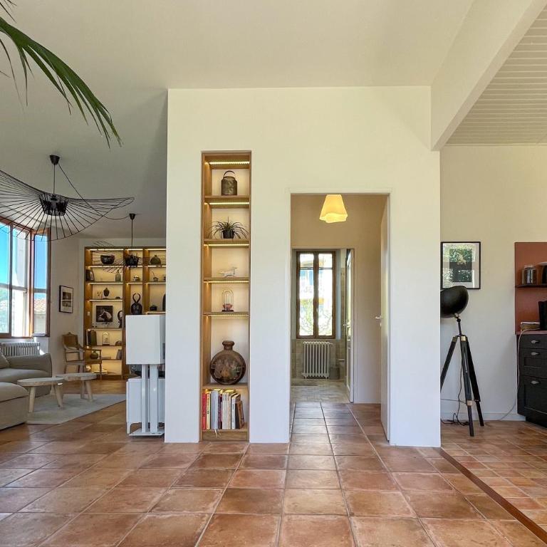 La Thébaïde - Habitación con cama extragrande y vistas al jardín - 10