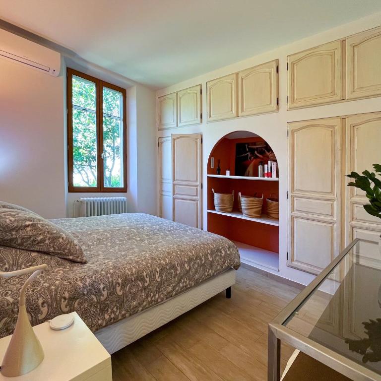 La Thébaïde - Habitación con cama extragrande y vistas al jardín - 14