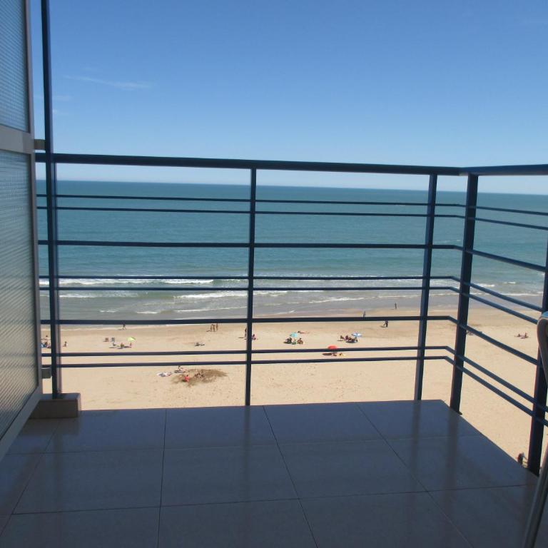 Apartamentos GEMA Primera linea Cullera - Two-Bedroom Apartment with Terrace and Sea View - 11