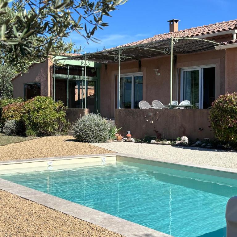 La Villa Tanamera, très jolie maison piscine, à 2 pas du centre-ville - Maison 3 Chambres - 2