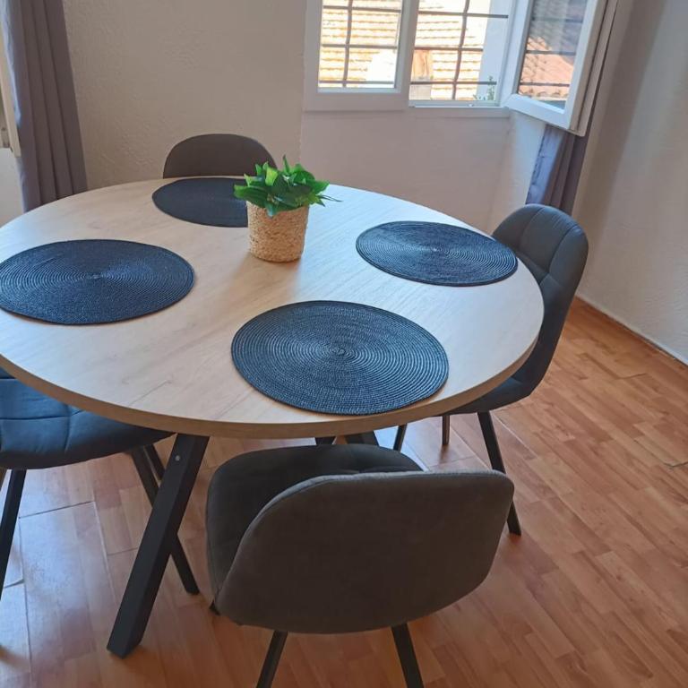 **** VERY CENTRAL Ajaccio 36 rue Fesch, cosy flat in city center pedestrian street, up to 4 people **** - Appartement - 42