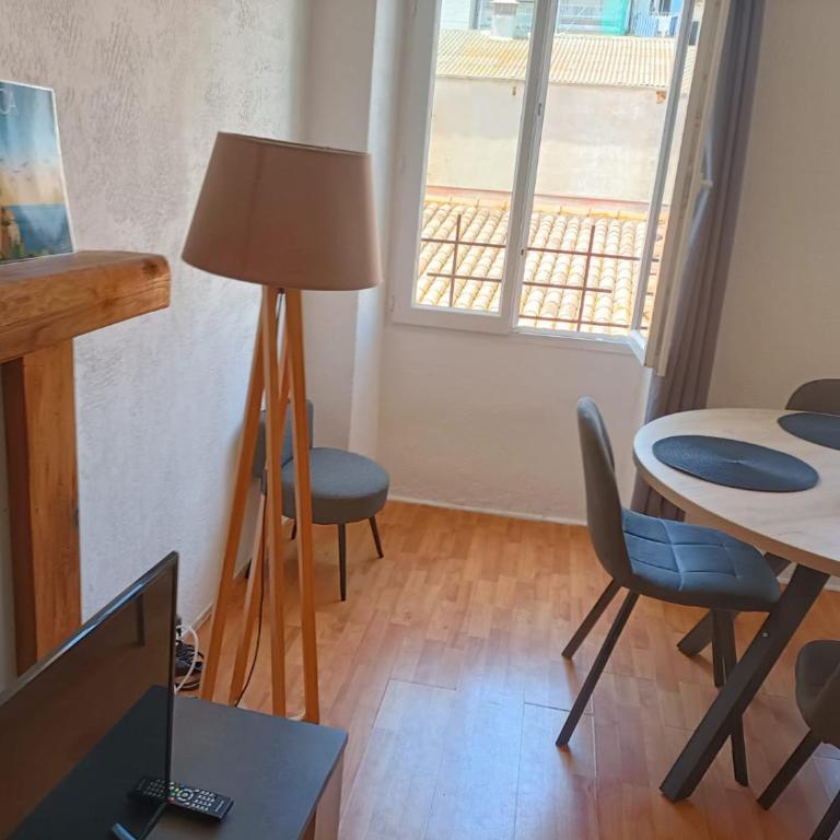 **** VERY CENTRAL Ajaccio 36 rue Fesch, cosy flat in city center pedestrian street, up to 4 people **** - Appartement - 45