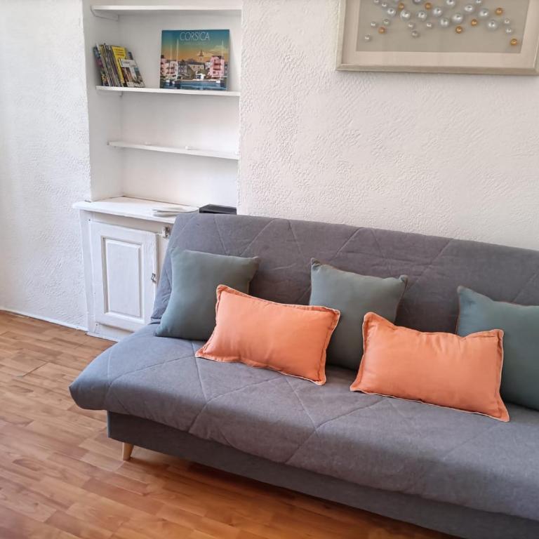 **** VERY CENTRAL Ajaccio 36 rue Fesch, cosy flat in city center pedestrian street, up to 4 people **** - Appartement - 6