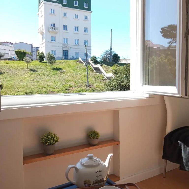 Buena ubicación y plaza de garaje - Apartamento de 3 dormitorios con vistas - 9