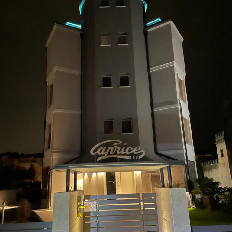Caprice 2.0 - Two-Bedroom Apartment with Lake View - 6