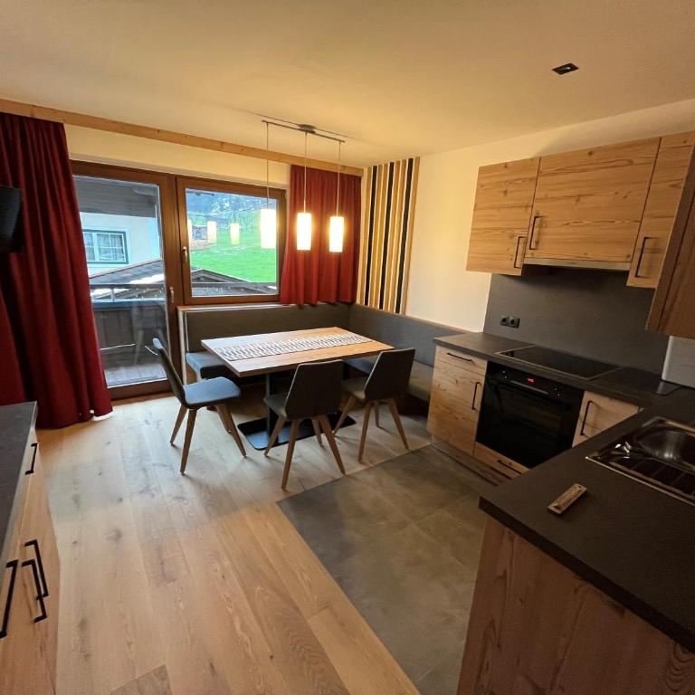 Appartement Gästehaus Aloisia - Apartment mit 2 Schlafzimmern und Balkon - 1