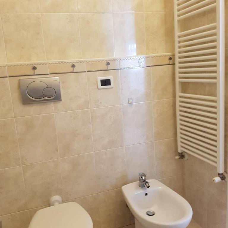 SOTTOMARINA Spiaggia Mare - Appartamento con 2 Camere da Letto - 13