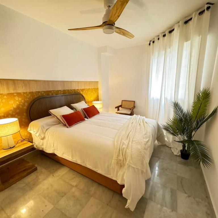 Nuevo Torremolinos Close to Beach Sinese Design Homes - Two-Bedroom Apartment - 7
