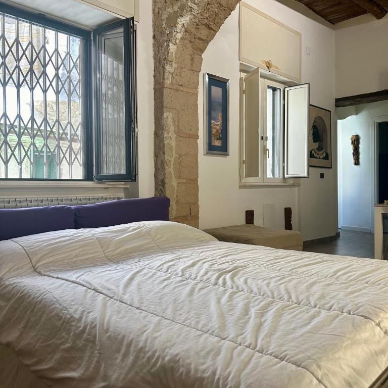 Salerno Old Town 10 Min From Ferry Port & Train Station Fast WiFi Blue Velvet - Appartamento con 1 Camera da Letto - 13