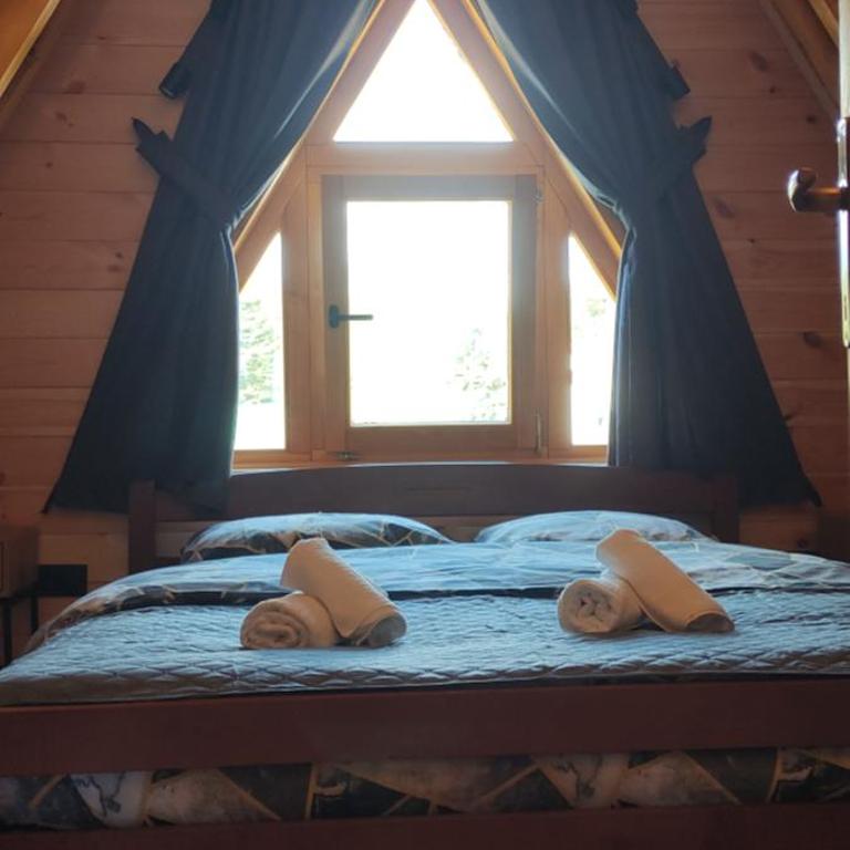 Pine forest-White - Two-Bedroom Chalet - 28