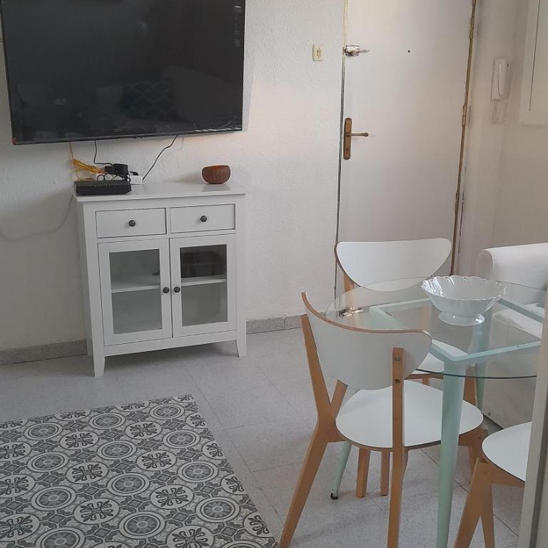 Atico Moon con terraza - One-Bedroom Apartment - 15