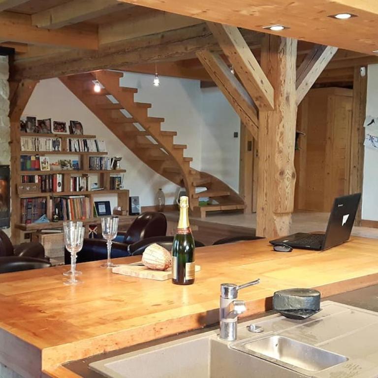 2 spacieux appartements dans une ferme rénovée face au MontBlanc - Appartement 3 Chambres avec Balcon - 6