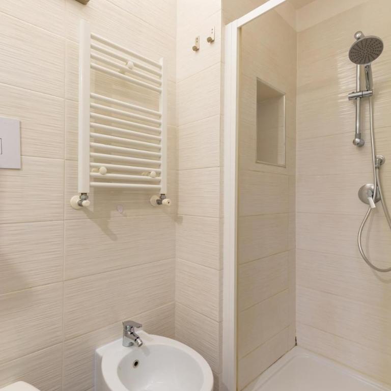 Napoli Relax Rooms Chiaia - Mergellina - Posillipo - Deluxe Double Room with Extra Bed - 10