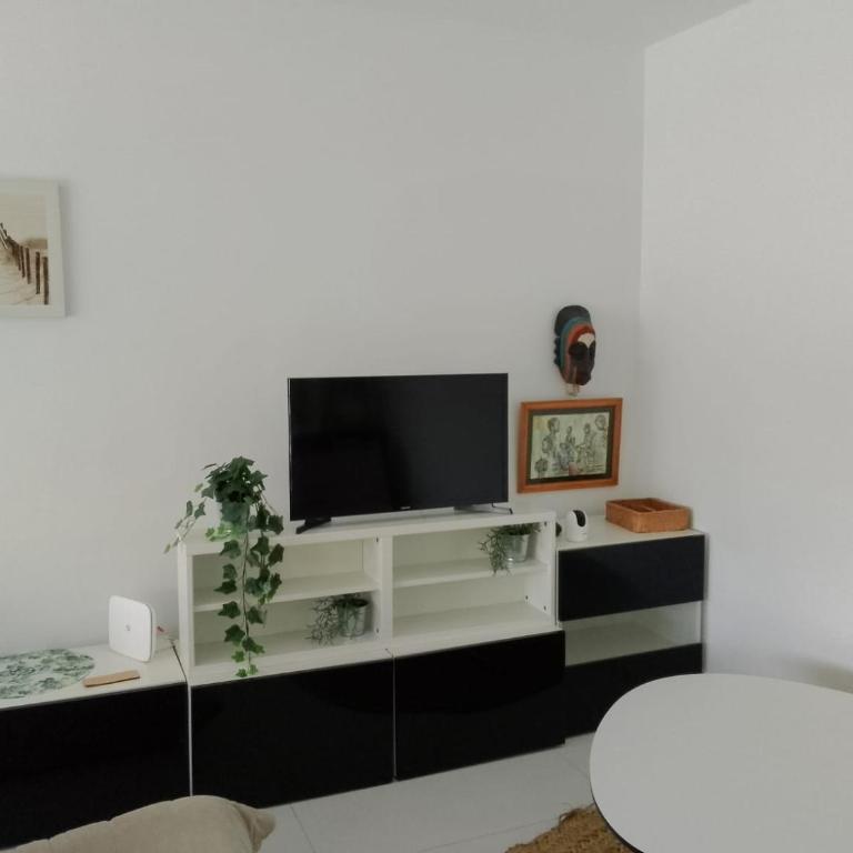 Apartamento con parking gratuito a 500 m de la playa - Apartamento de 2 dormitorios - 4
