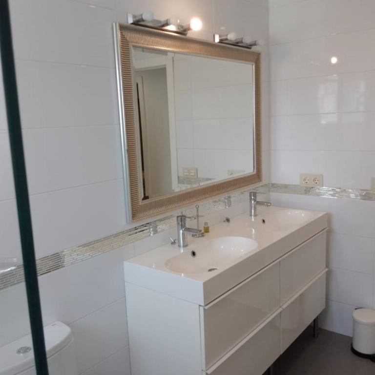 Apartamento con parking gratuito a 500 m de la playa - Apartamento de 2 dormitorios - 27