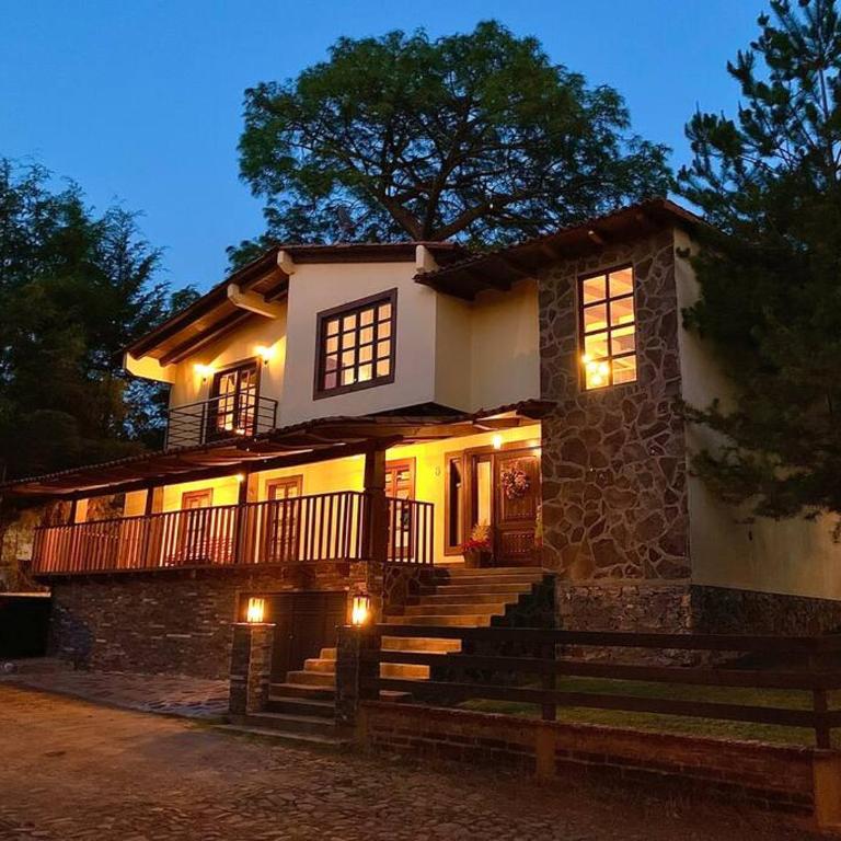 Cabaña de lujo en Fraccionamiento Residencial - Chalet - 1