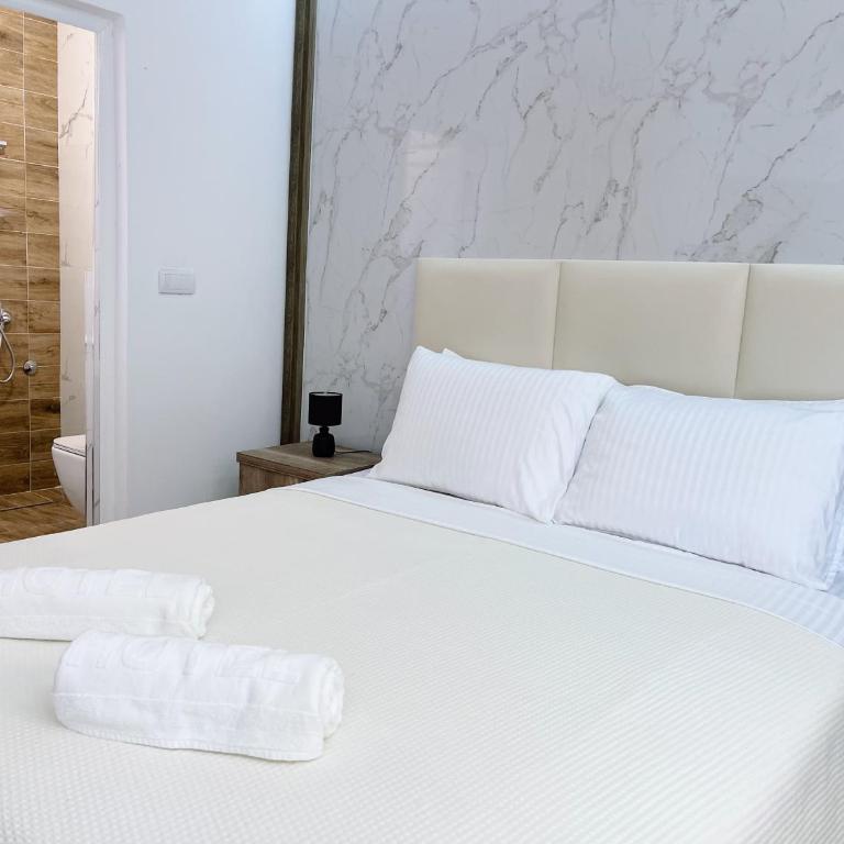 Guest House Koliqi - Hotel & Apartments - One-Bedroom Apartment - 7