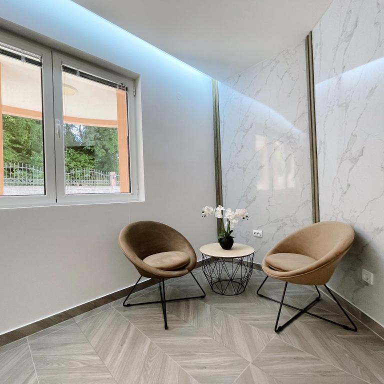 Guest House Koliqi - Hotel & Apartments - One-Bedroom Apartment - 18