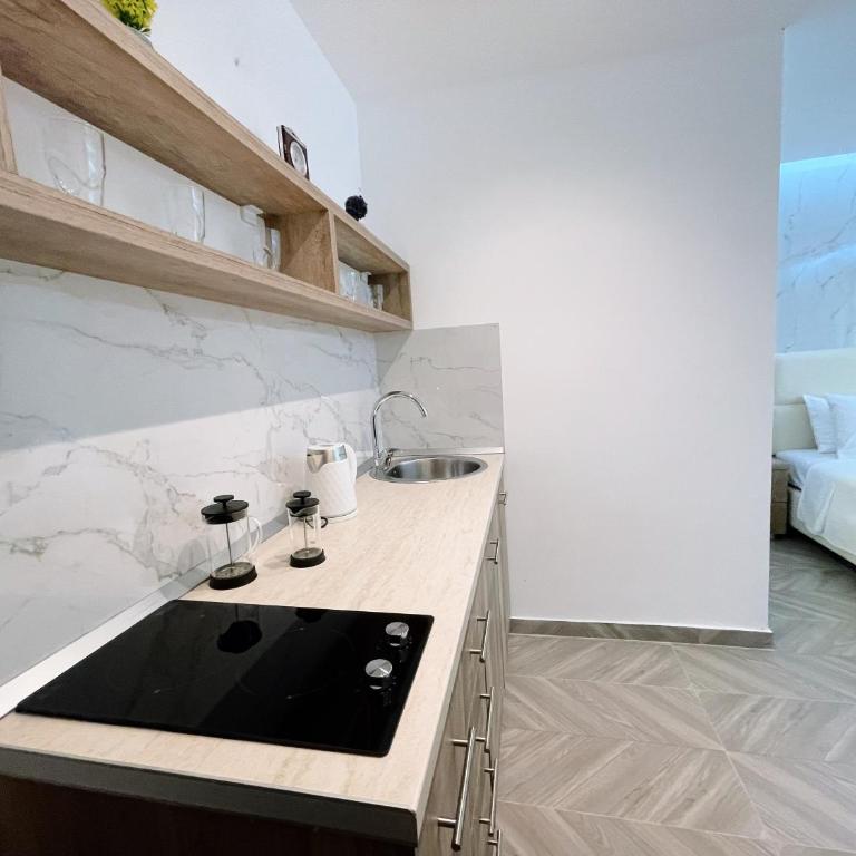 Guest House Koliqi - Hotel & Apartments - One-Bedroom Apartment - 24