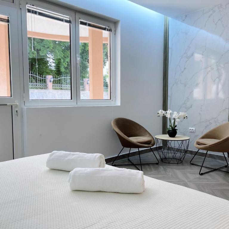 Guest House Koliqi - Hotel & Apartments - One-Bedroom Apartment - 25
