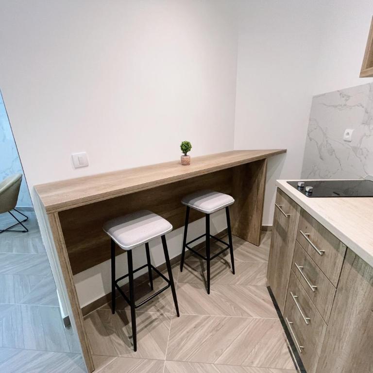 Guest House Koliqi - Hotel & Apartments - One-Bedroom Apartment - 29