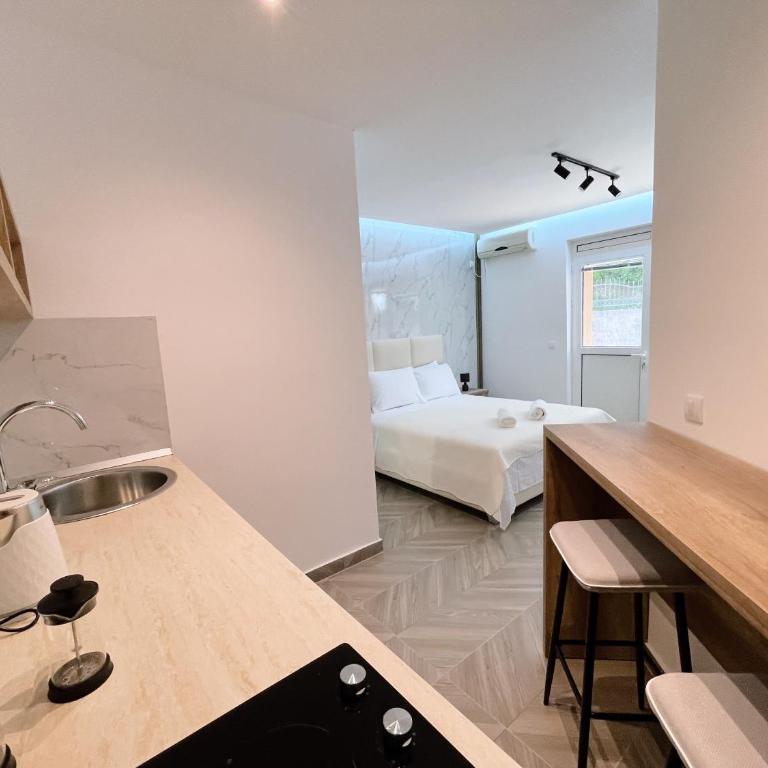 Guest House Koliqi - Hotel & Apartments - One-Bedroom Apartment - 30