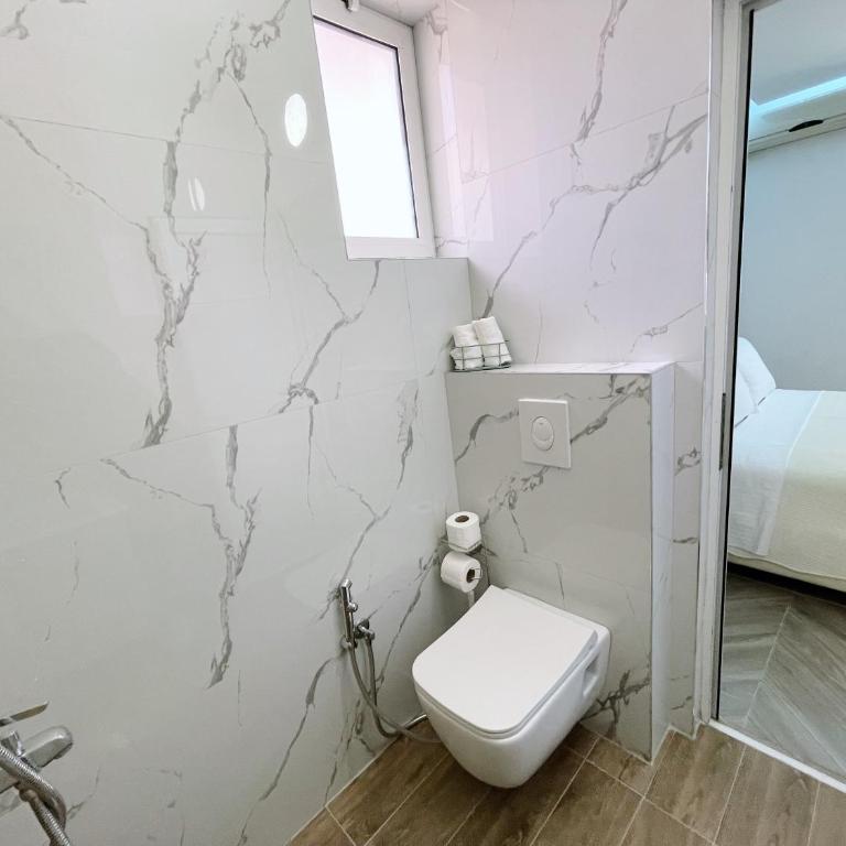 Guest House Koliqi - Hotel & Apartments - One-Bedroom Apartment - 33