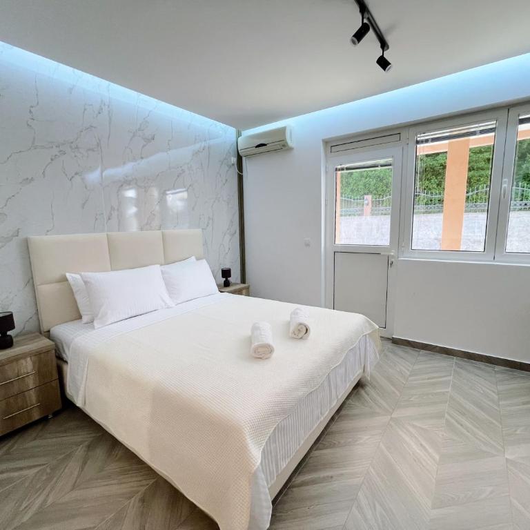 Guest House Koliqi - Hotel & Apartments - One-Bedroom Apartment - 9