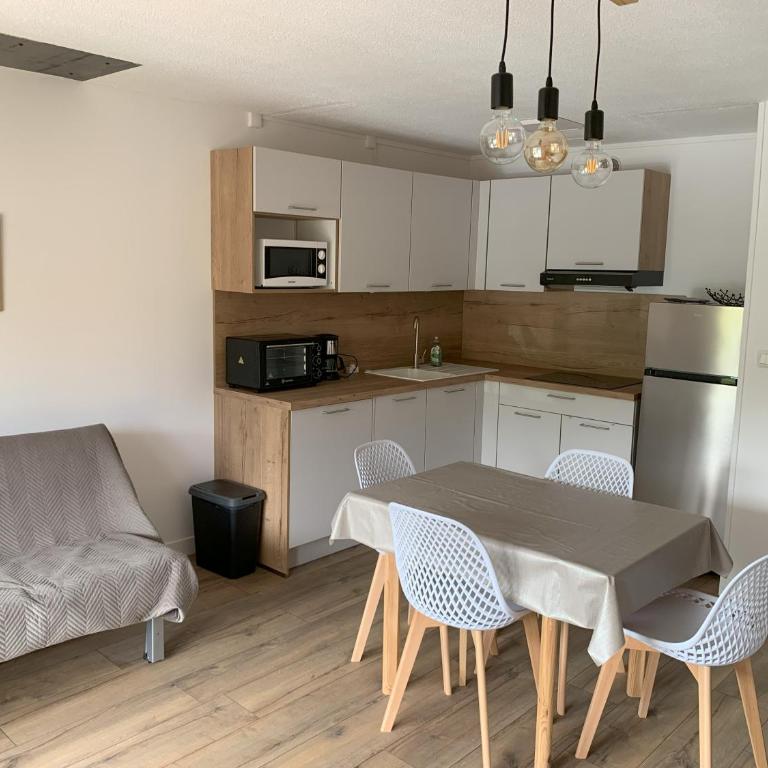 Agréable T2 en rez de jardin à 2 pas du plan d'eau - Appartement 1 Chambre - 1