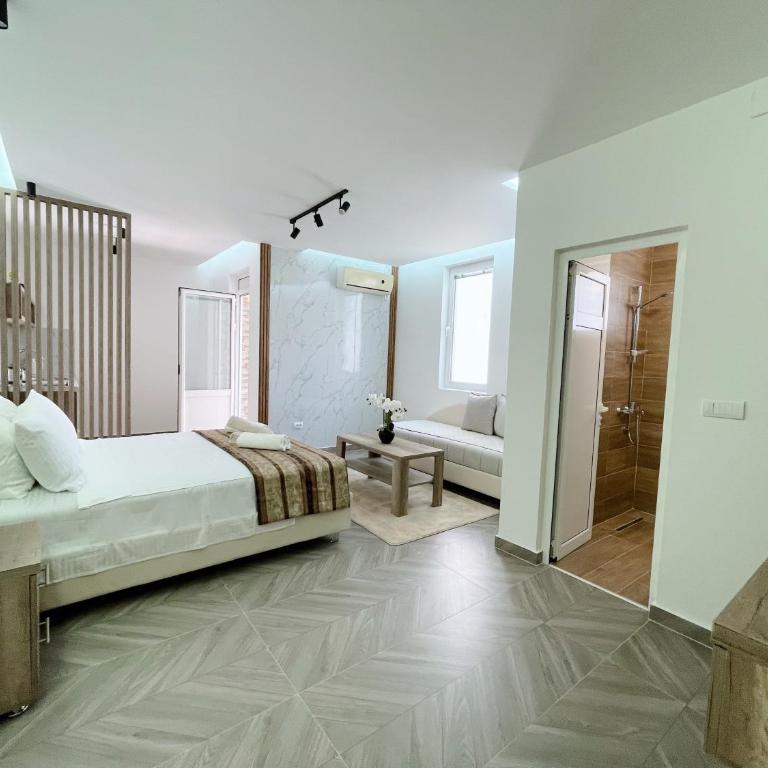 Guest House Koliqi - Hotel & Apartments - One-Bedroom Apartment - 4