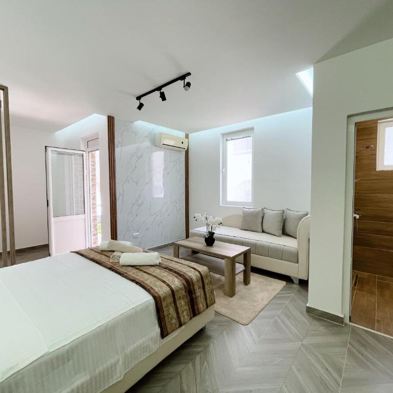 Guest House Koliqi - Hotel & Apartments - One-Bedroom Apartment - 5