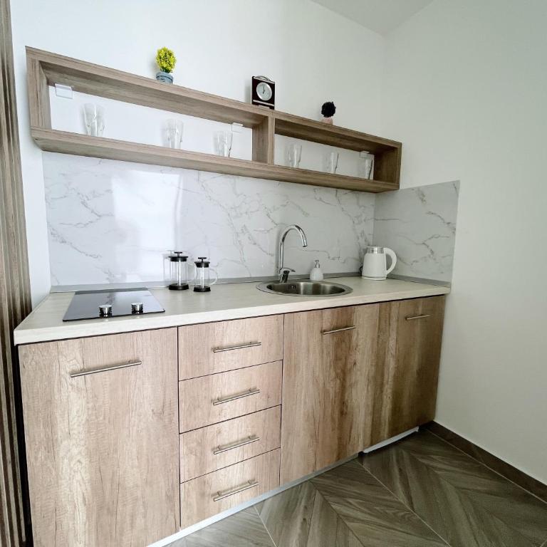 Guest House Koliqi - Hotel & Apartments - One-Bedroom Apartment - 23