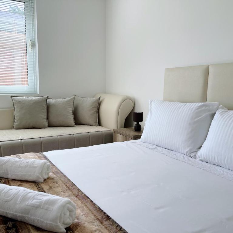 Guest House Koliqi - Hotel & Apartments - One-Bedroom Apartment - 11