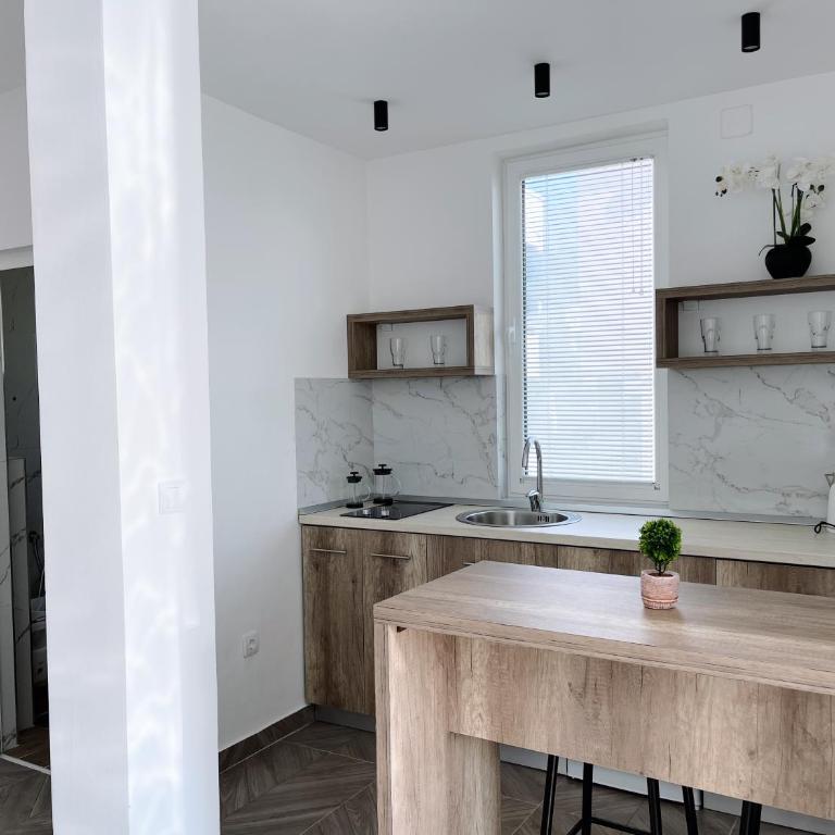 Guest House Koliqi - Hotel & Apartments - One-Bedroom Apartment - 12