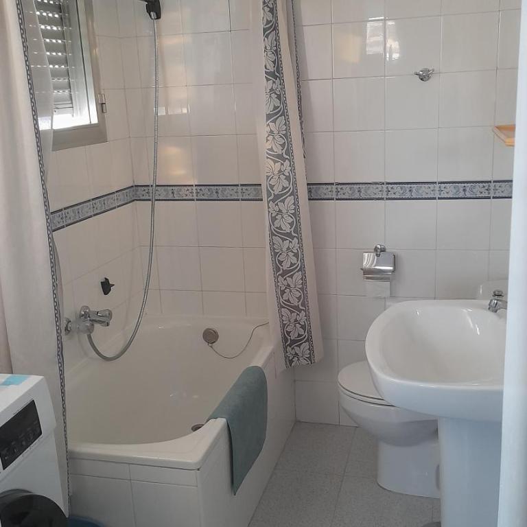 Atico Moon con terraza - One-Bedroom Apartment - 26
