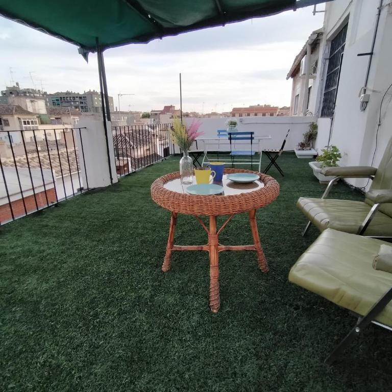 Atico Moon con terraza - One-Bedroom Apartment - 1