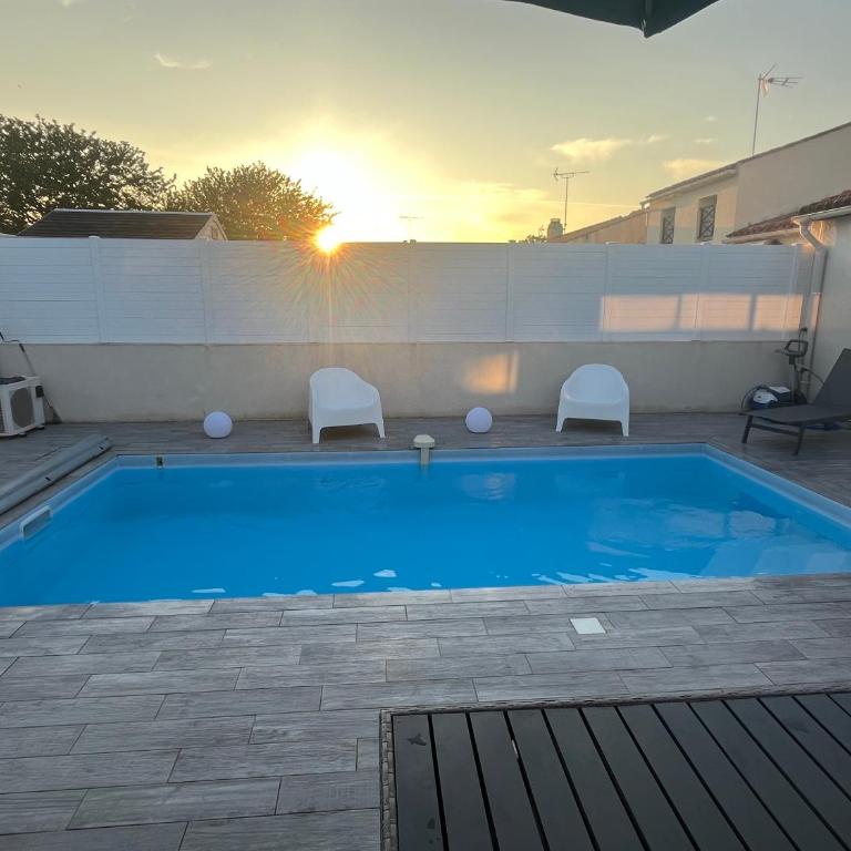 Villa avec piscine - Villa avec Piscine Privée - 3