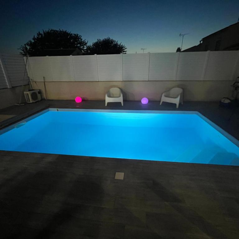 Villa avec piscine - Villa avec Piscine Privée - 4