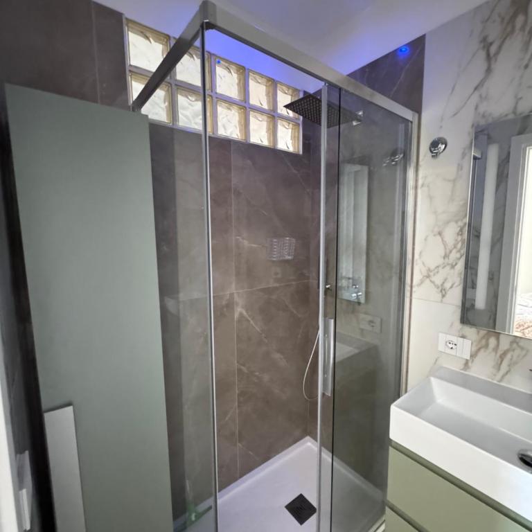 Rome at Hand - metro B direct to Colosseum free parking - Camera Matrimoniale con Bagno Privato - 7