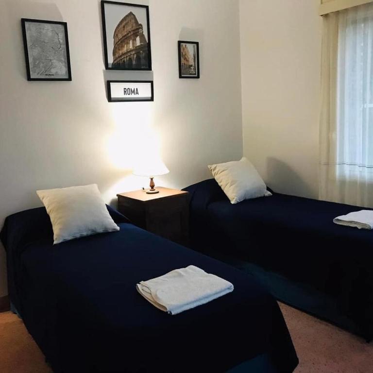Excelente y amplio Chalet Capacidad 2 a 6 personas, La mejor ubicación de la Falda, Barrio Residencial Villa Edén, A tan solo 3 cuadras del hotel Edén y a pasos del centro de dicha localidad - Cámaras de seguridad 24hs - unidad Monitoreada - Four-Bedroom House - 17