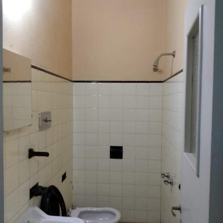 Excelente y amplio Chalet Capacidad 2 a 6 personas, La mejor ubicación de la Falda, Barrio Residencial Villa Edén, A tan solo 3 cuadras del hotel Edén y a pasos del centro de dicha localidad - Cámaras de seguridad 24hs - unidad Monitoreada - Four-Bedroom House - 26